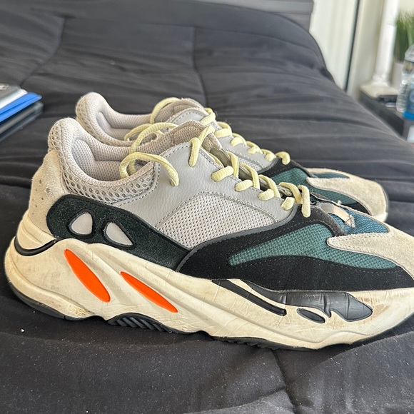 Yeezy 700 Waverunner - Picture 2 of 5